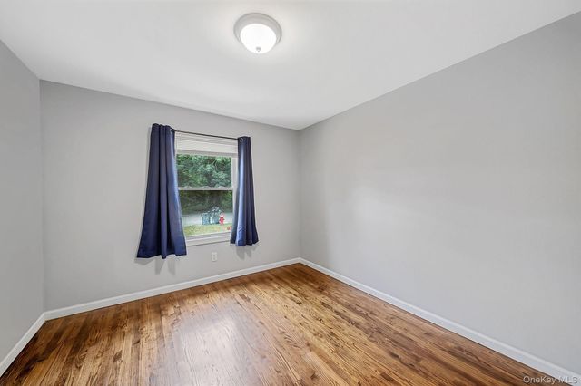 18 Jackson Street, Farmingdale, NY 11735