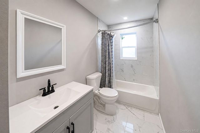 18 Jackson Street, Farmingdale, NY 11735