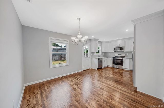 18 Jackson Street, Farmingdale, NY 11735