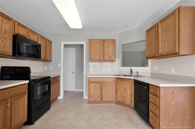 189 Bennington Drive, Raeford, NC 28376