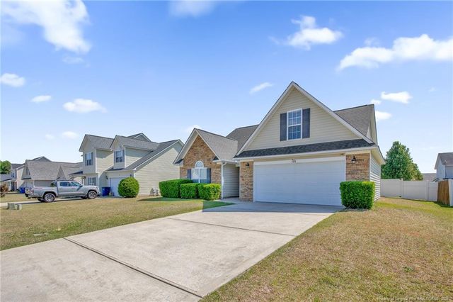 189 Bennington Drive, Raeford, NC 28376