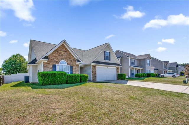 189 Bennington Drive, Raeford, NC 28376