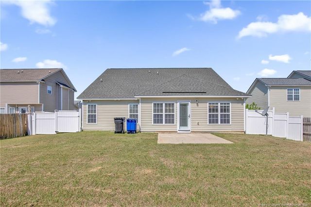 189 Bennington Drive, Raeford, NC 28376