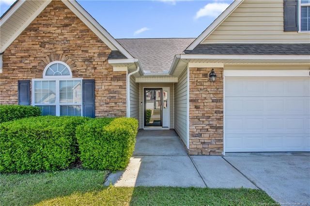 189 Bennington Drive, Raeford, NC 28376