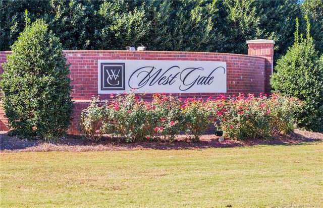 189 Bennington Drive, Raeford, NC 28376