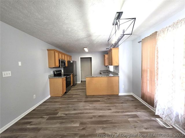 910 Foxhunt Lane, Fayetteville, NC 28314