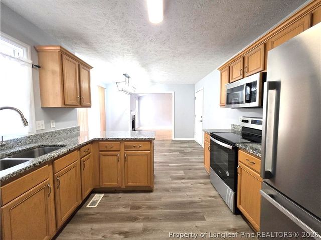 910 Foxhunt Lane, Fayetteville, NC 28314