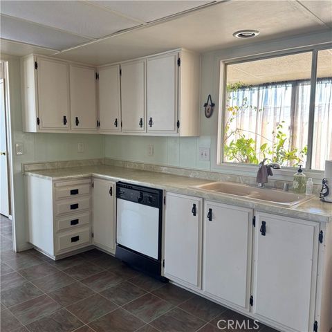 8801 Eton Avenue 53, Canoga Park (los Angeles), CA 91304