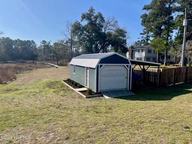 266 Ennett Lane, Sneads Ferry, NC 28460