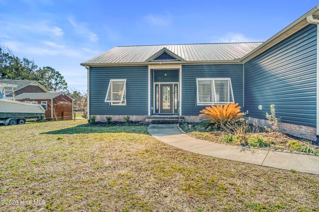 266 Ennett Lane, Sneads Ferry, NC 28460