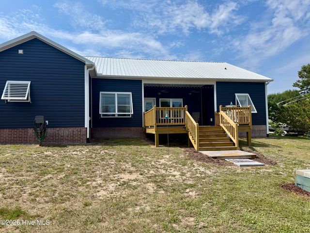 266 Ennett Lane, Sneads Ferry, NC 28460