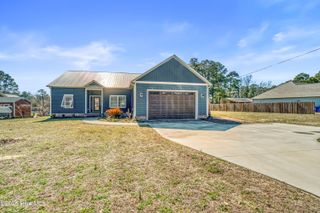 266 Ennett Lane, Sneads Ferry, NC 28460