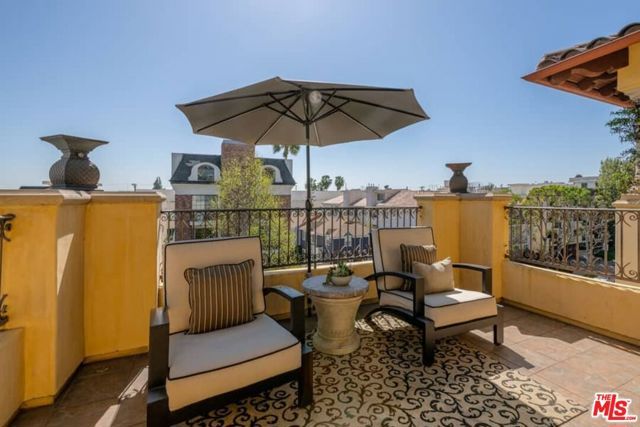 10617 EASTBORNE Avenue PH2, Los Angeles, CA 90024