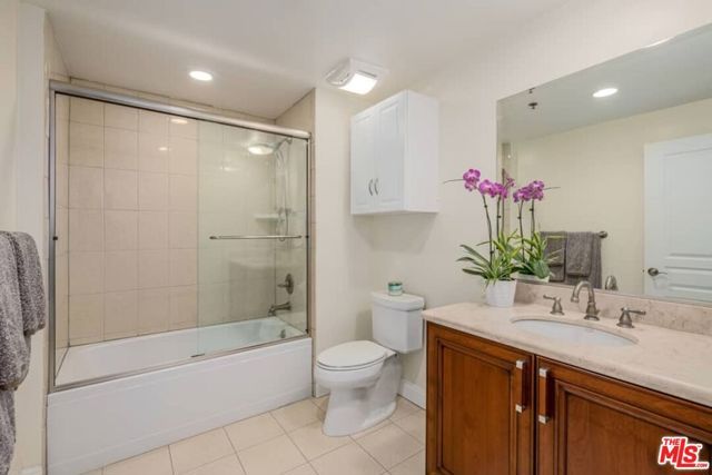 10617 EASTBORNE Avenue PH2, Los Angeles, CA 90024