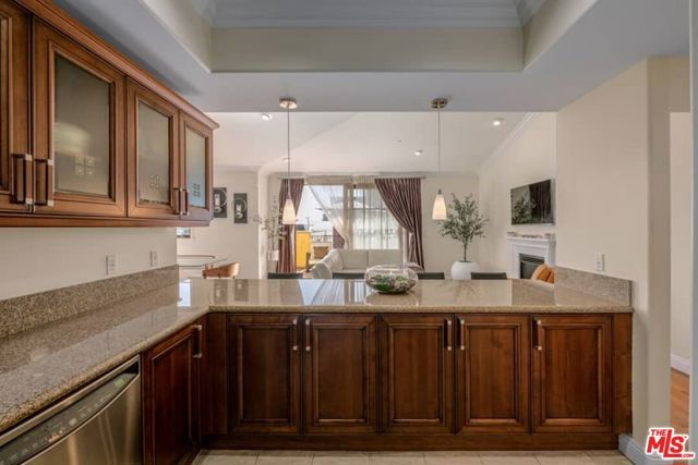 10617 EASTBORNE Avenue PH2, Los Angeles, CA 90024
