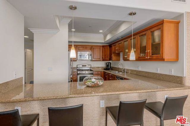 10617 EASTBORNE Avenue PH2, Los Angeles, CA 90024