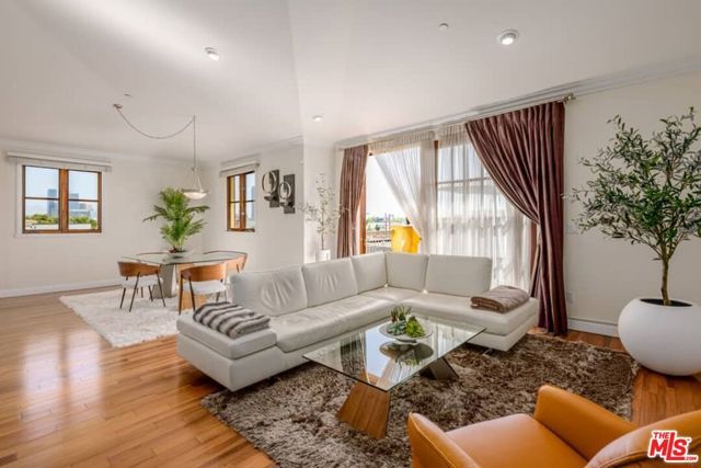 10617 EASTBORNE Avenue PH2, Los Angeles, CA 90024