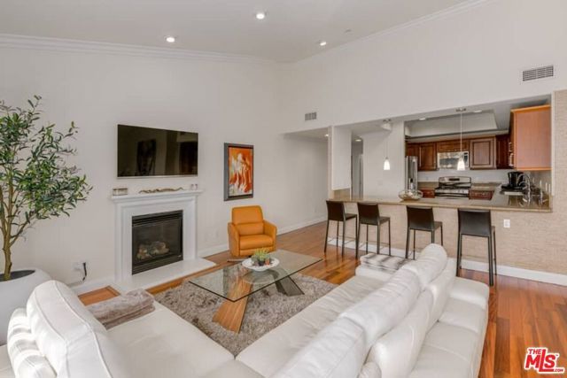10617 EASTBORNE Avenue PH2, Los Angeles, CA 90024