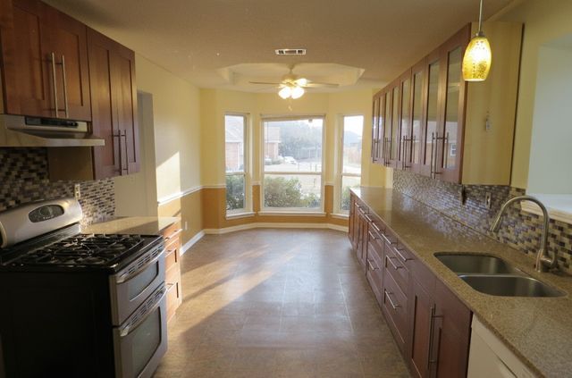 1923 Shoreline Drive, Mesquite, TX 75149