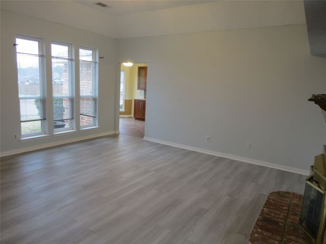 1923 Shoreline Drive, Mesquite, TX 75149