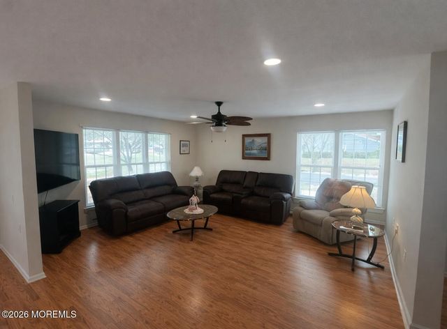 63 Red Hill Road, Manchester, NJ 08759