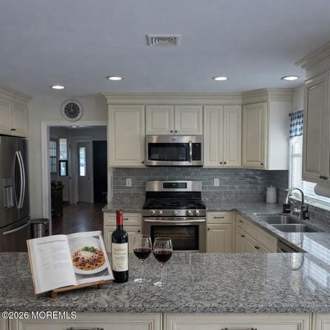 63 Red Hill Road, Manchester, NJ 08759