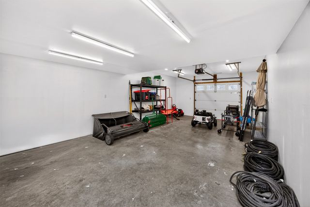 33998 Mill Creek Drive, Adel, IA 50003