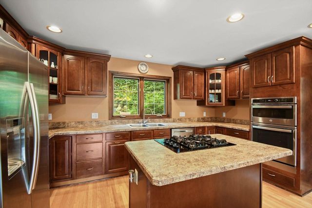 30329 Beachview Lane, Waterford, WI 53185