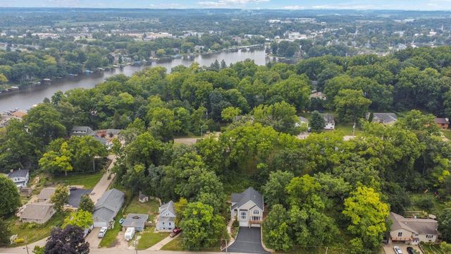 30329 Beachview Lane, Waterford, WI 53185