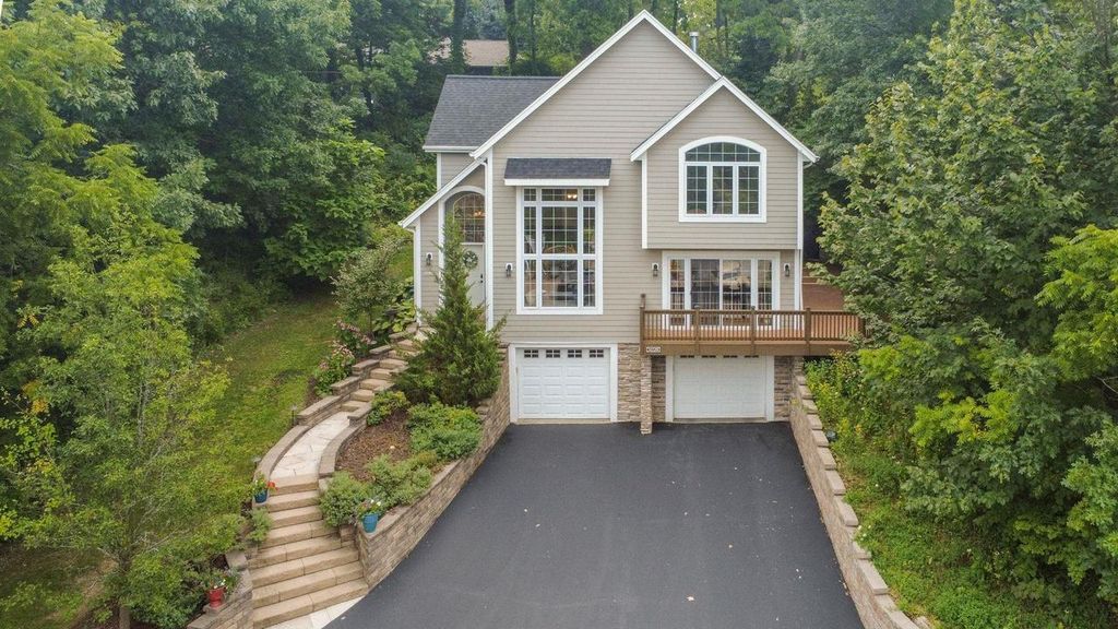 30329 Beachview Lane, Waterford, WI 53185