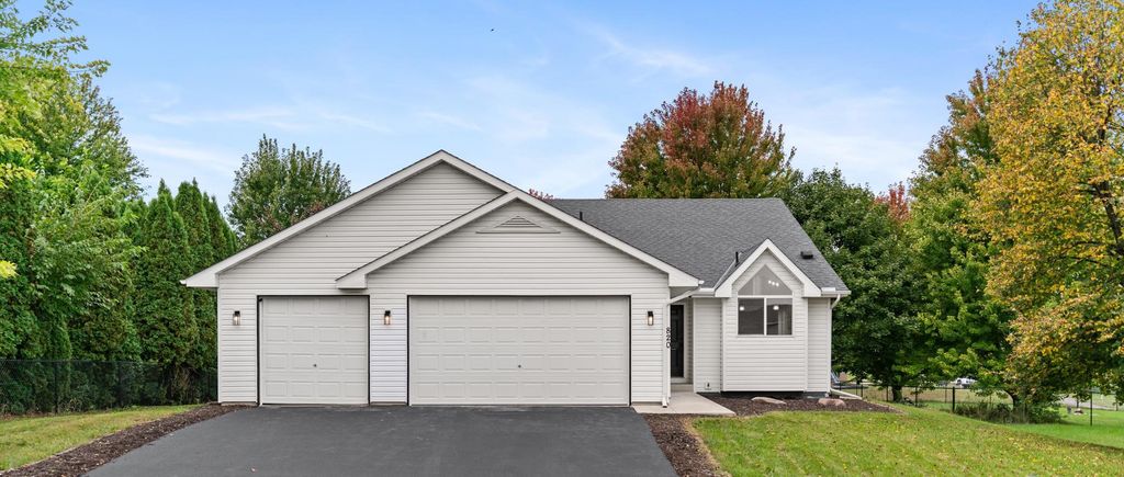820 S Maple Street, Belle Plaine, MN 56011 — exterior