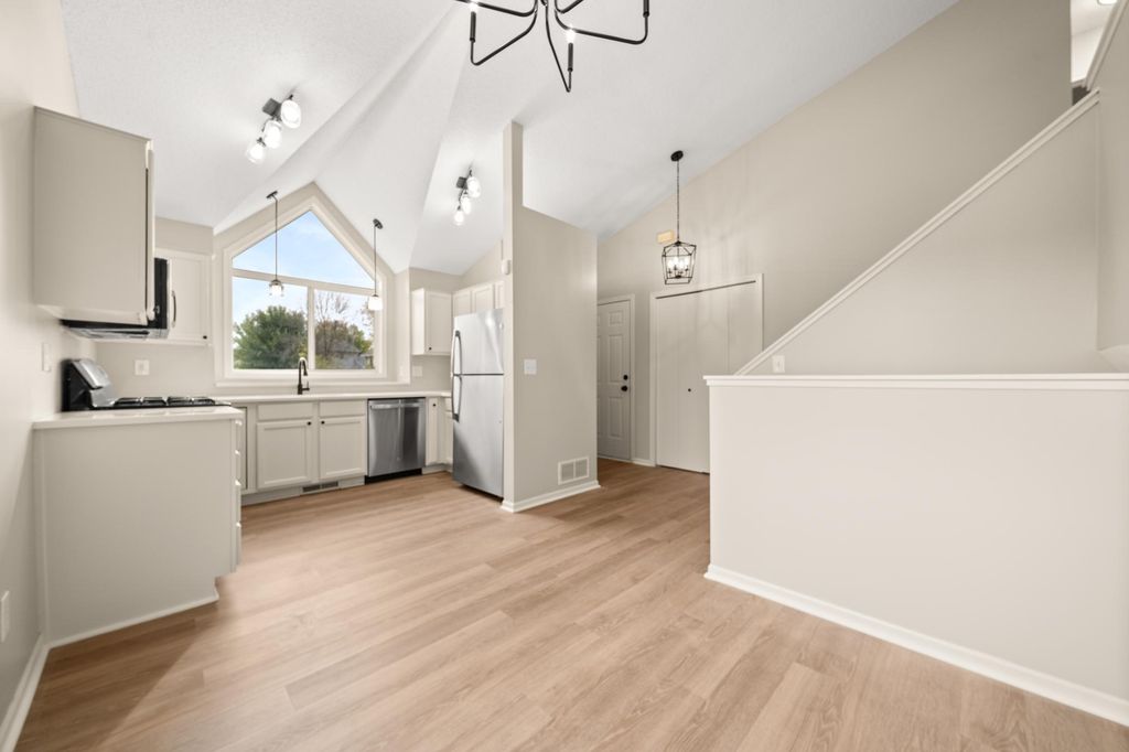 820 S Maple Street, Belle Plaine, MN 56011 — photo 4