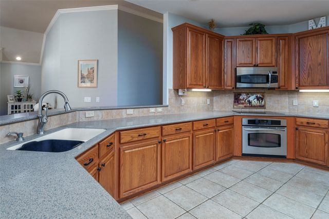 1620 Babbling Brook Drive, Grand Prairie, TX 75050