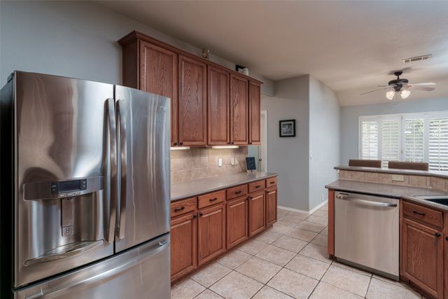 1620 Babbling Brook Drive, Grand Prairie, TX 75050