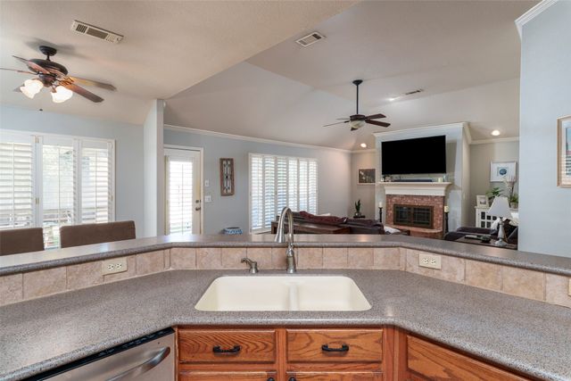 1620 Babbling Brook Drive, Grand Prairie, TX 75050