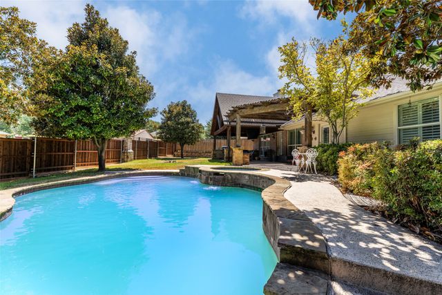1620 Babbling Brook Drive, Grand Prairie, TX 75050
