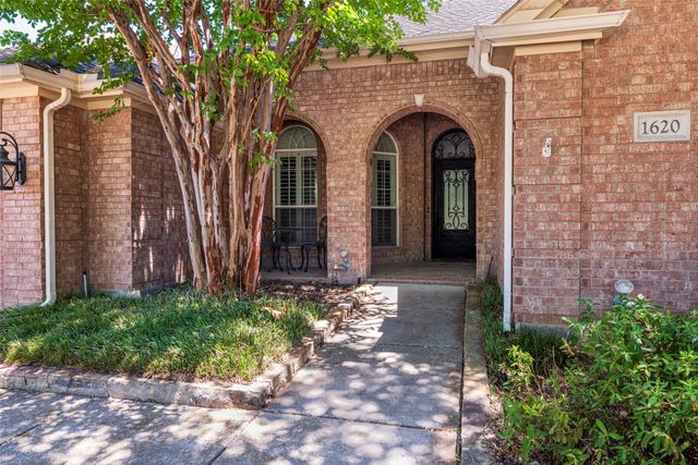 1620 Babbling Brook Drive, Grand Prairie, TX 75050
