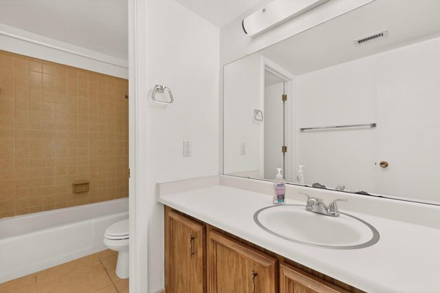 905 Country Club Drive SE APT F, Rio Rancho, NM 87124