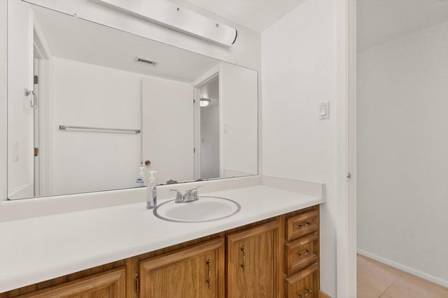 905 Country Club Drive SE APT F, Rio Rancho, NM 87124