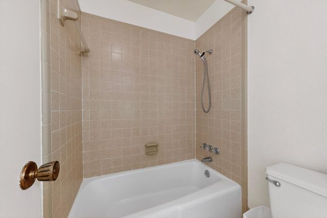905 Country Club Drive SE APT F, Rio Rancho, NM 87124