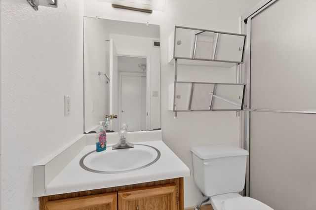 905 Country Club Drive SE APT F, Rio Rancho, NM 87124