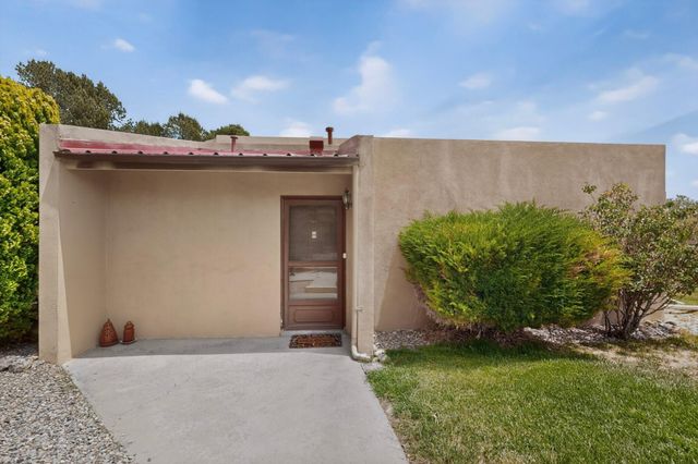 905 Country Club Drive SE APT F, Rio Rancho, NM 87124