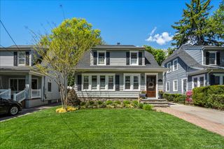 94 Roosevelt Street, Garden City, NY 11530