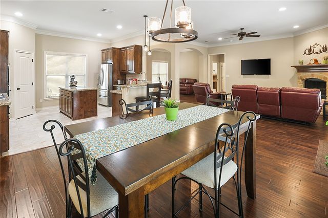 8625 Green Branch Loop, Bryan, TX 77808