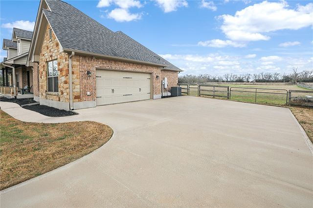 8625 Green Branch Loop, Bryan, TX 77808