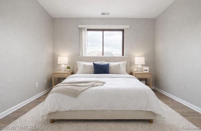 30671 Hidden Pines Lane, Roseville, MI 48066