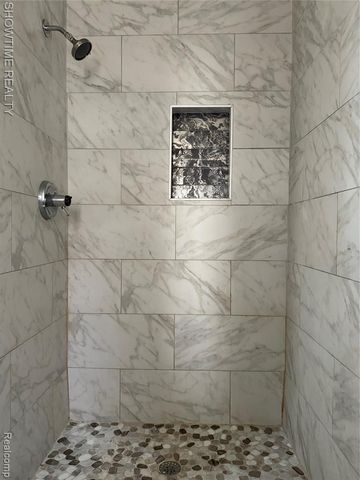 30671 Hidden Pines Lane, Roseville, MI 48066