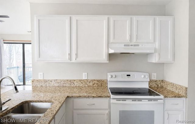 30671 Hidden Pines Lane, Roseville, MI 48066