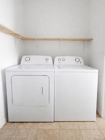 30671 Hidden Pines Lane, Roseville, MI 48066