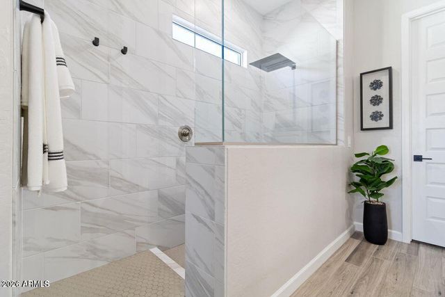 5122 E VILLAGE Drive, Scottsdale, AZ 85254